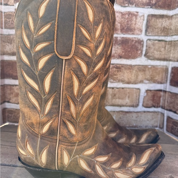 Old Gringo Brown and Tan Heeled Boots Vintage 8.5 - Picture 2 of 9